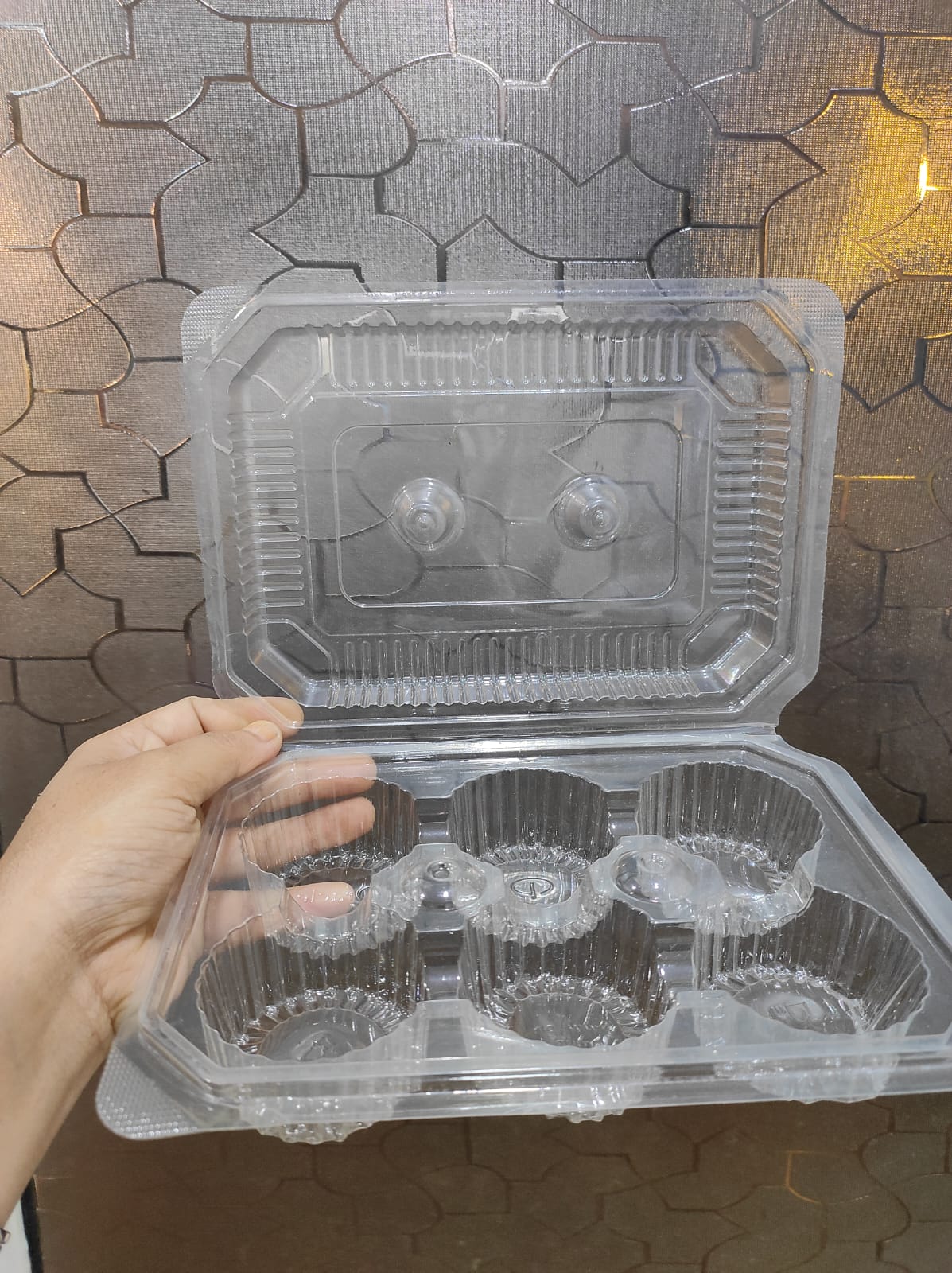 6 Cavity Cupcake Container