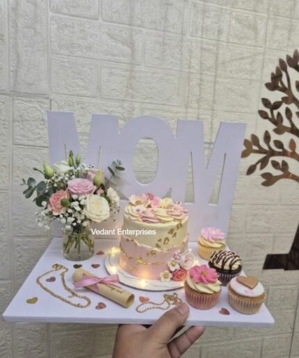 'MOM' Themed Hamper Stand